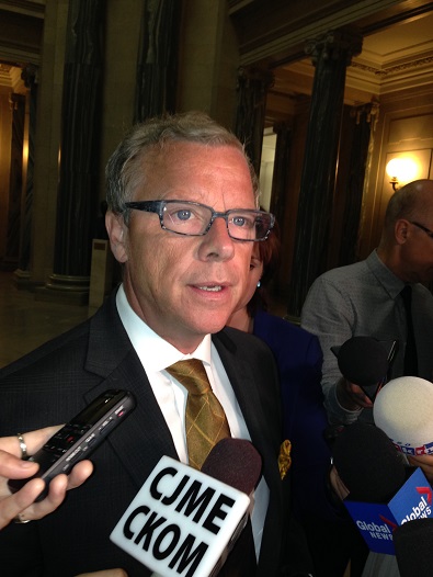 Premier says safe water supply is priority in wake of oil spill, not discussion on pipeline safety