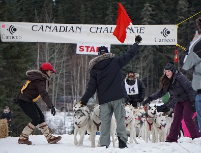 Frenzied warm weather start for the Canadian Challenge Sled Dog race