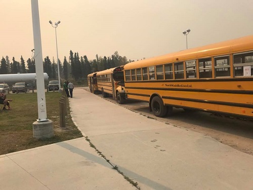 UPDATE: Up to 500 Pelican Narrows residents headed to Saskatoon due to wildfires