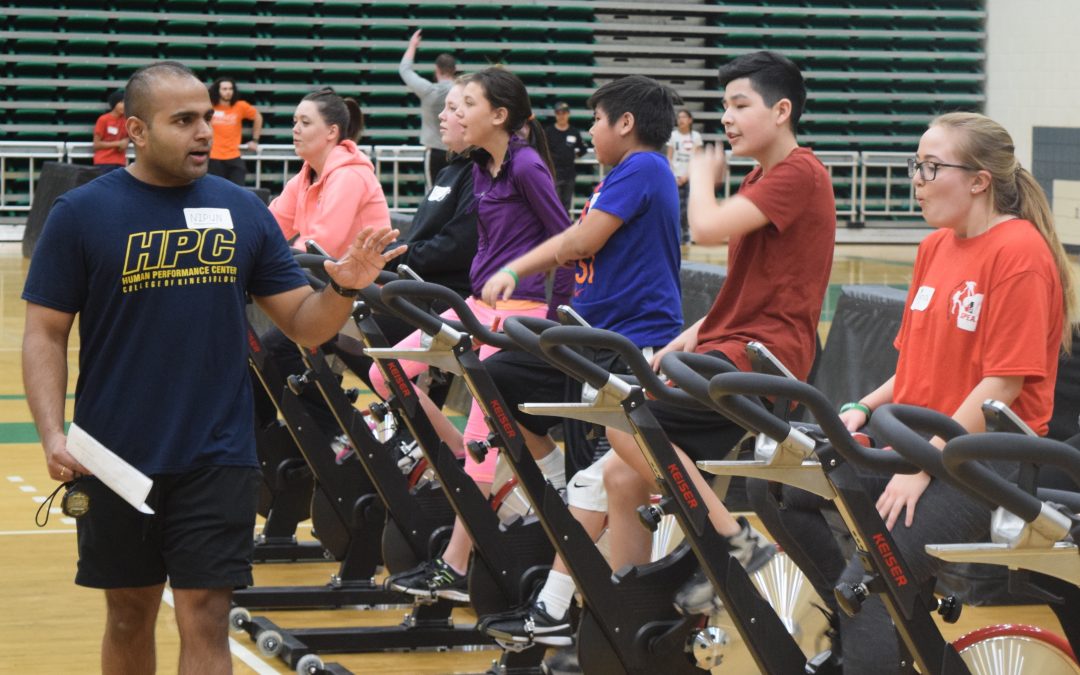 Young Indigenous students learn vital skills from Huskies athletes