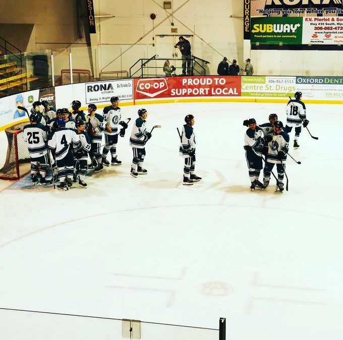 Ice Wolves clip Hawks 