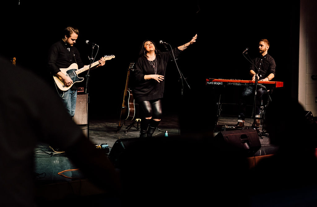 Ab. Metis songwriter Celeigh Cardinal brings down the (school)house