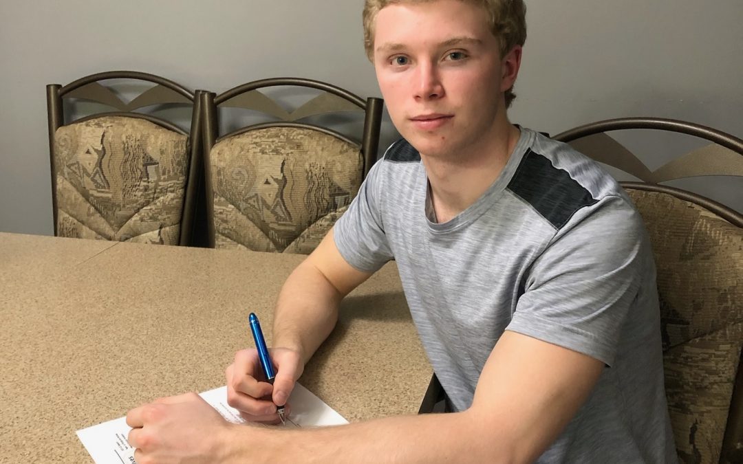 Hvidston signs with Ice Wolves