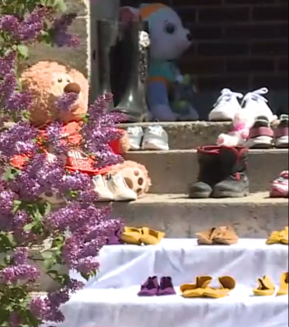 ‘Walk with our own grief’: Muskoday woman gathers 215 shoes for Kamloops