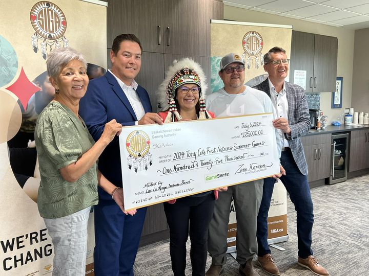 Tony Cote hosting committee receives donations ahead of the event.