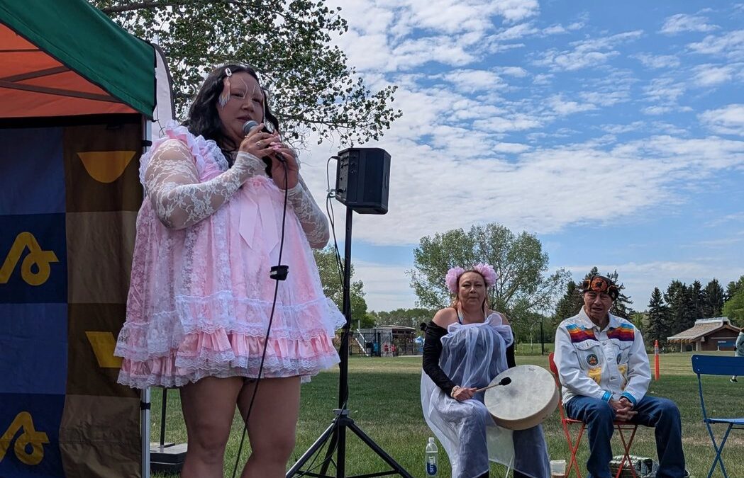 Edmonton’s Hawrelak Park gains a new 14-foot “Misi-mîkisak” beaded earring